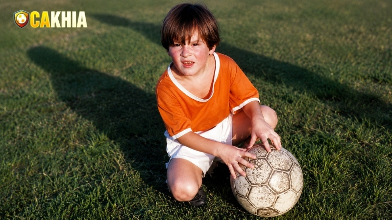 Messi mắc chứng thiếu hụt hormone tăng trưởng